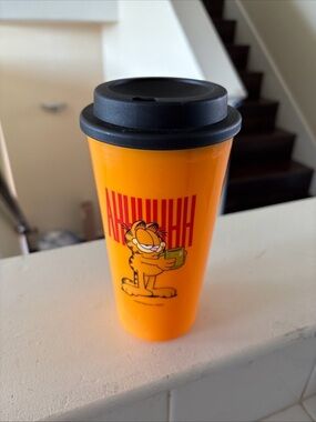 Garfield Orange Travel Mug with Black Lid - Iconic Cartoon Design